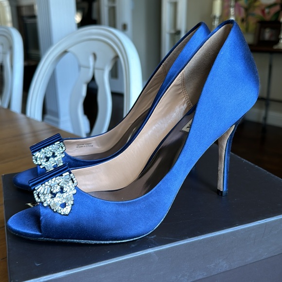 Badgley Mischka Davida navy satin peep toe heels - Picture 3 of 11